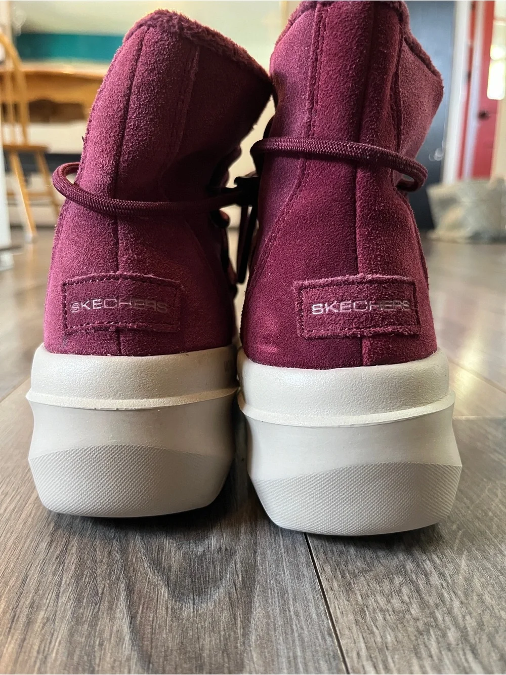 Skechers Skyhigh Ultra sneaker boots suede size 7.5